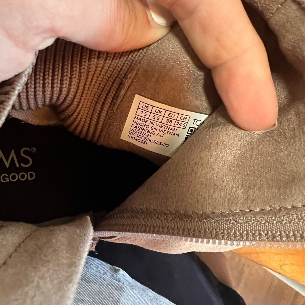 New Toms Women’s Suede Booties Size: 7.5 tan brown - Picture 6 of 7